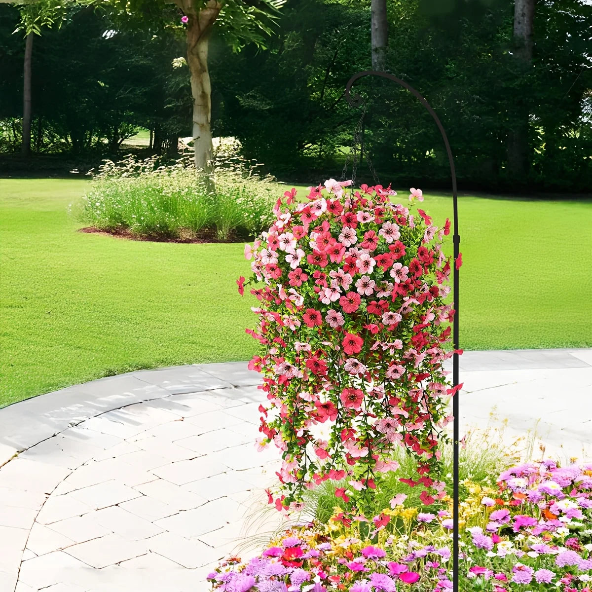 4 sztuki sztucznych kwiatów wiszących – realistyczne plastikowe girlandy z wielobarwnymi kwiatami do dekoracji wnętrz i na zewnątrz.