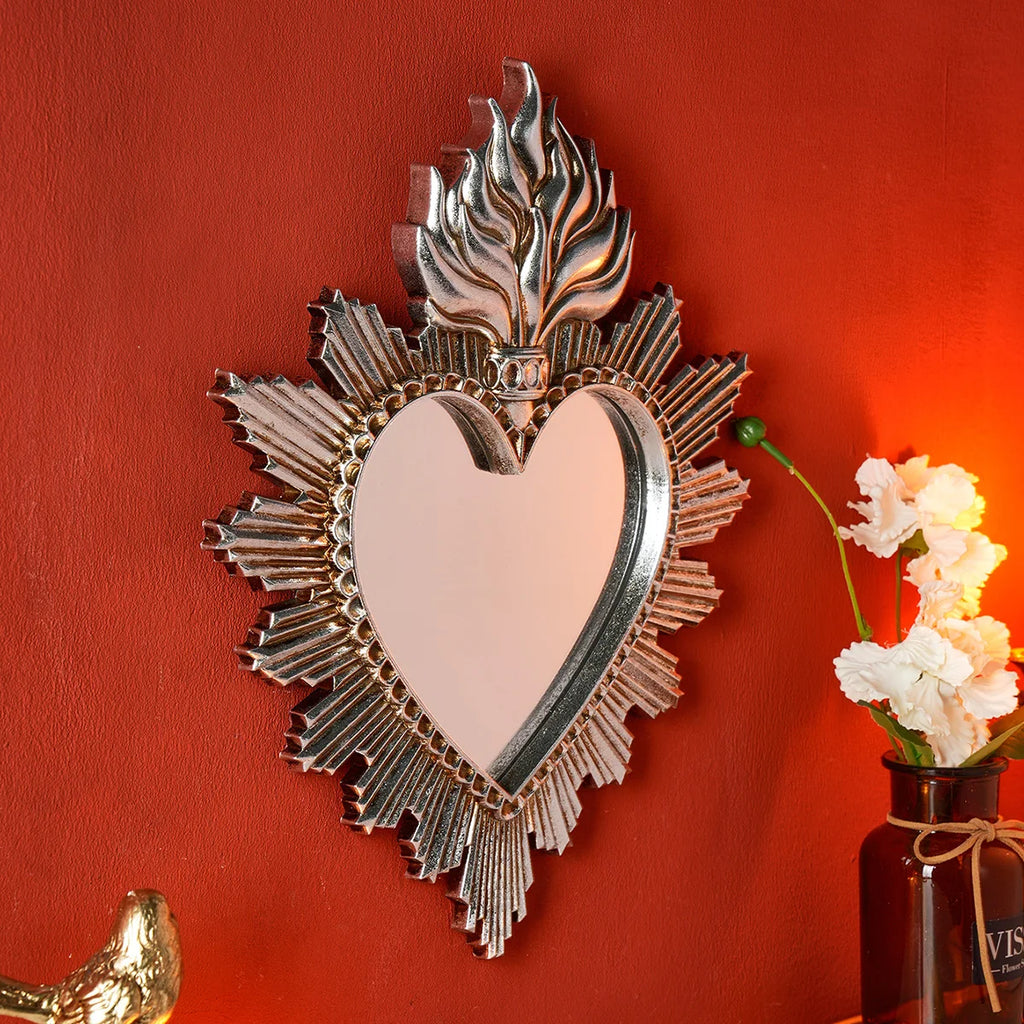 Prosty wiszący wisiorek dekoracyjny w kształcie płomienia świętego serca, ręcznie wykonane lustro wiszące.