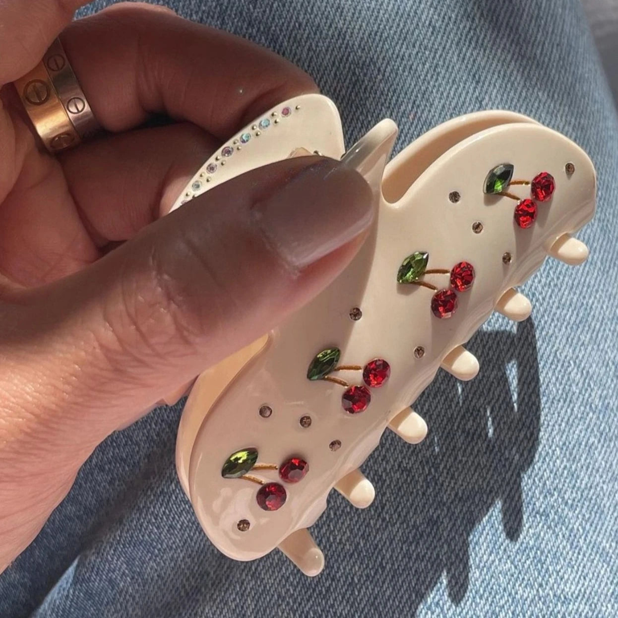 Spinki do włosów z wiśniami dla kobiet i dziewcząt.Różne modele