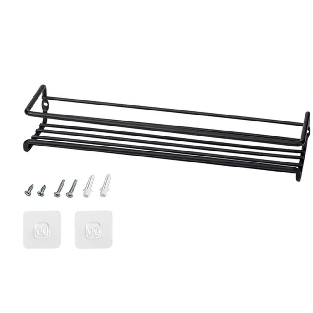 Organizer na przyprawy, półki ścienne do przechowywania.