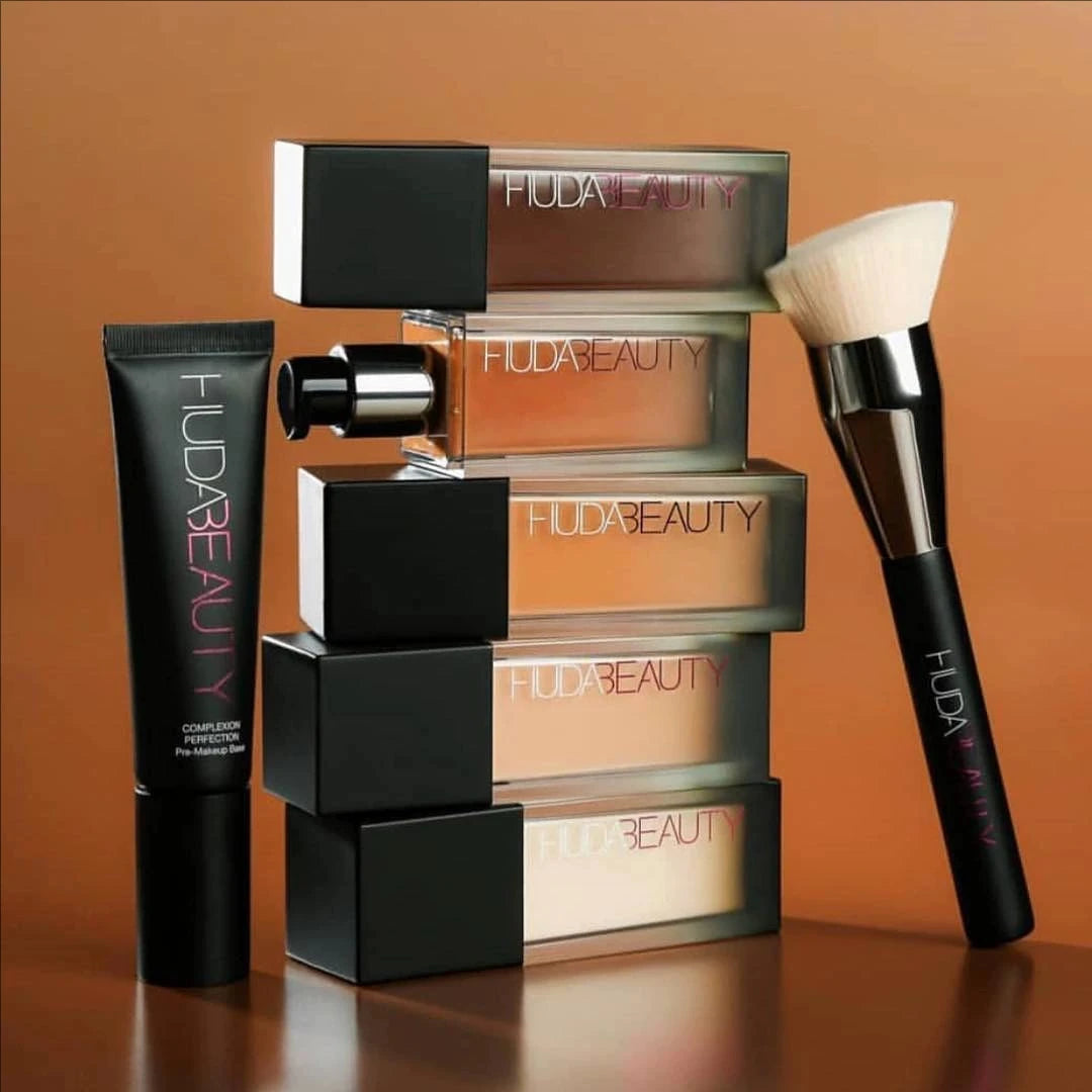 Długotrwały nawilżający odżywczy kosmetyk do makijażu twarzy.