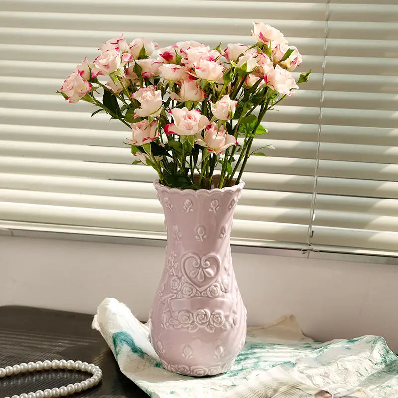 Ozdoby w stylu europejskim Retro Relief Rose Imitacja ceramicznej wazonu Salon Senior Sense.