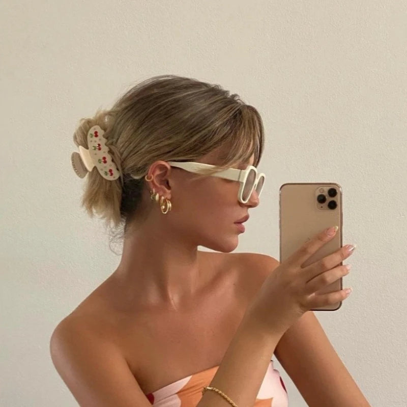 Spinki do włosów z wiśniami dla kobiet i dziewcząt.Różne modele