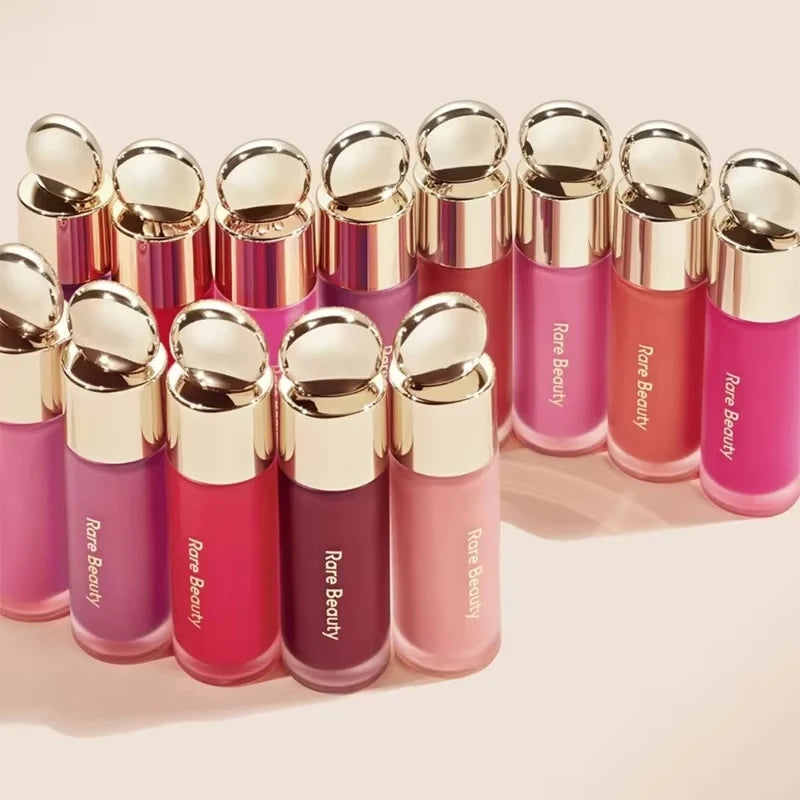 Rare Beauty Soft Pinch Liquid Blush , makijaż z efektem rozświetlenia