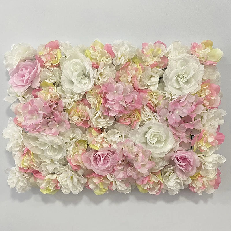 Różowy jedwabny panel z kwiatami różowymi jako sztuczne tło kwiatowe do dekoracji ślubnej.