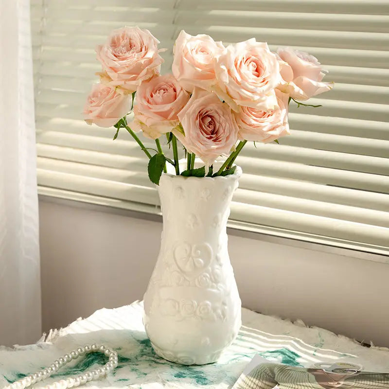 Ozdoby w stylu europejskim Retro Relief Rose Imitacja ceramicznej wazonu Salon Senior Sense.