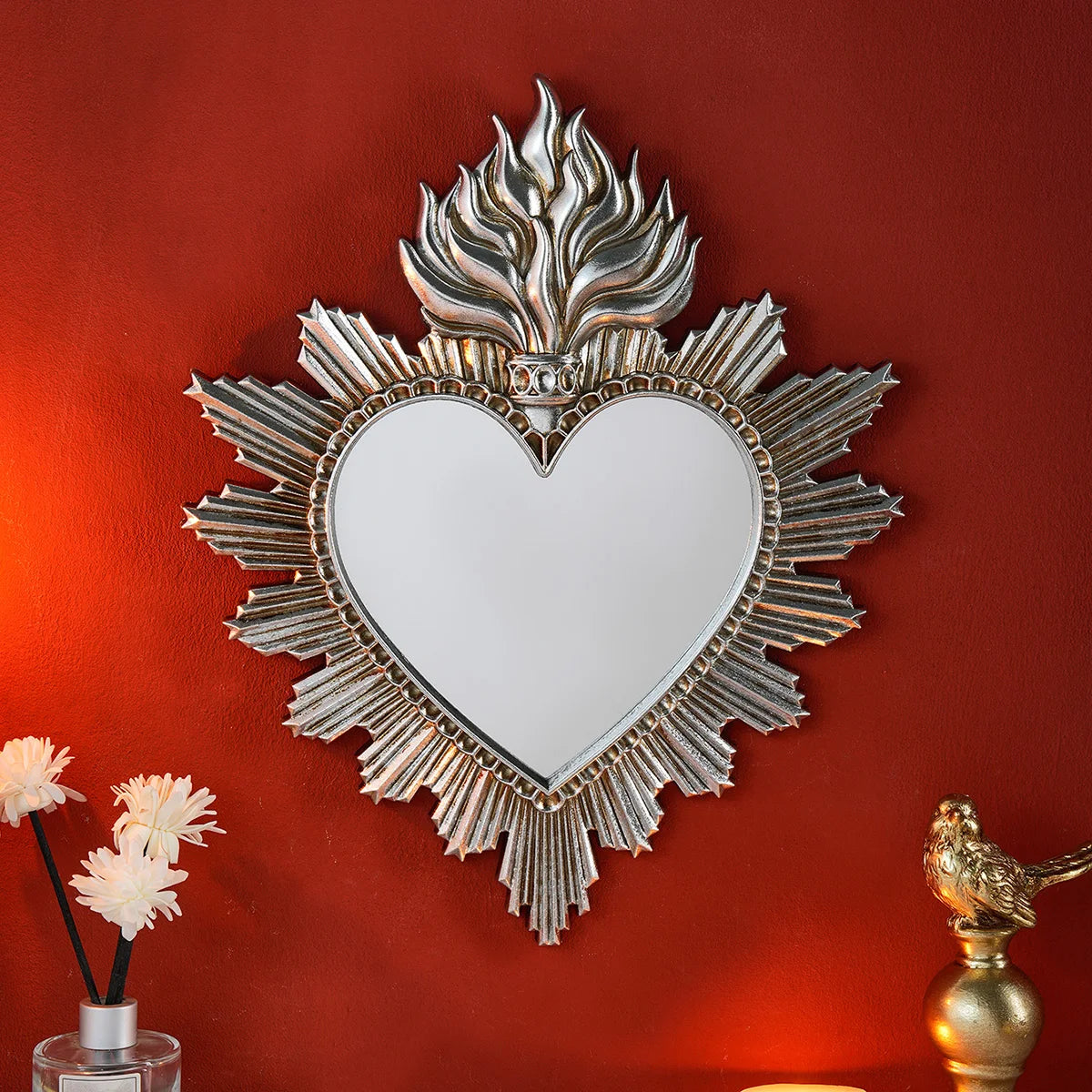 Prosty wiszący wisiorek dekoracyjny w kształcie płomienia świętego serca, ręcznie wykonane lustro wiszące.