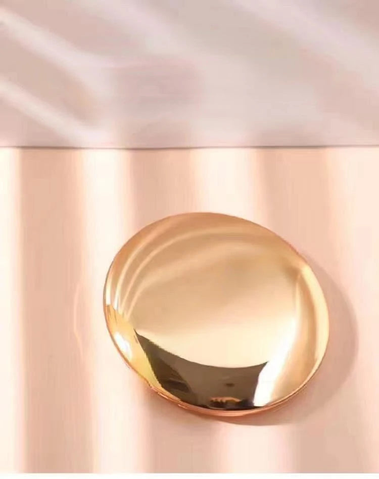 Mini puder utrwalający,wodoodporny,wybielający pory.