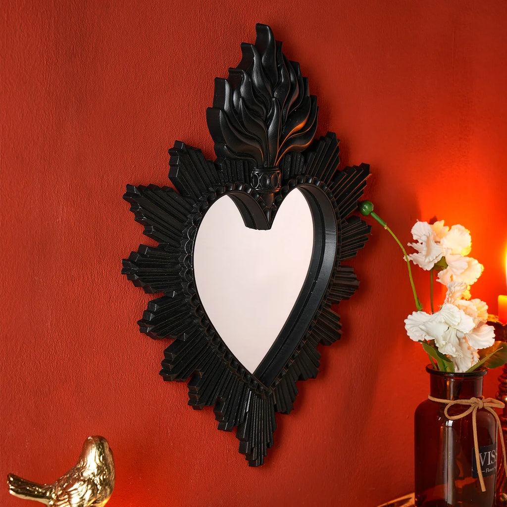 Prosty wiszący wisiorek dekoracyjny w kształcie płomienia świętego serca, ręcznie wykonane lustro wiszące.