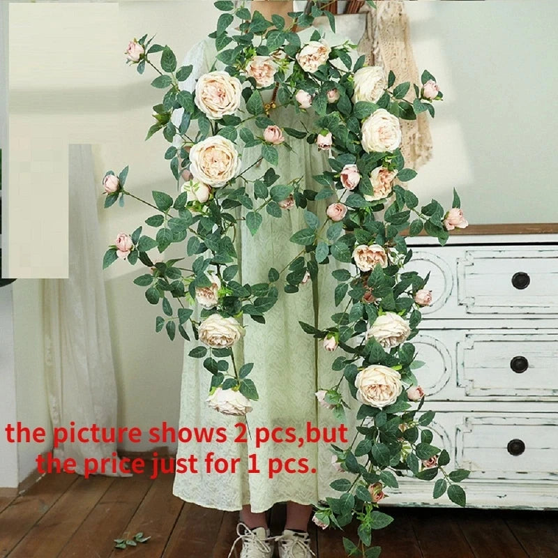 Sztuczne róże winorośli Kwiaty jedwabne Rattanowa dekoracja do kawiarni.