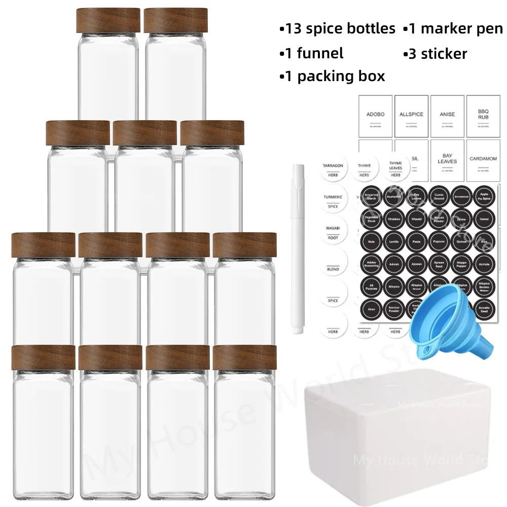 Szklane  słoiki na przyprawy z bambusowymi pokrywkami .