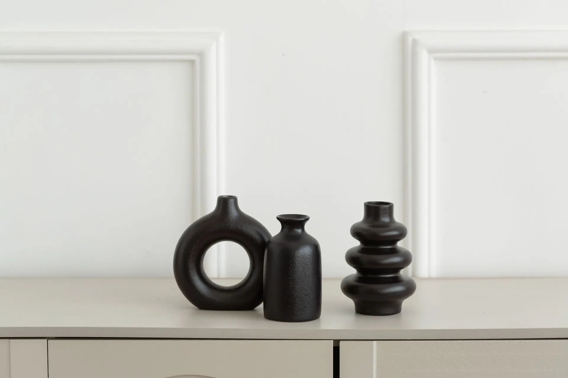 Sada 3 bielych keramických váz v bohémskom štýle, kreatívne dekorácie do domácnosti, obývačky a spálne