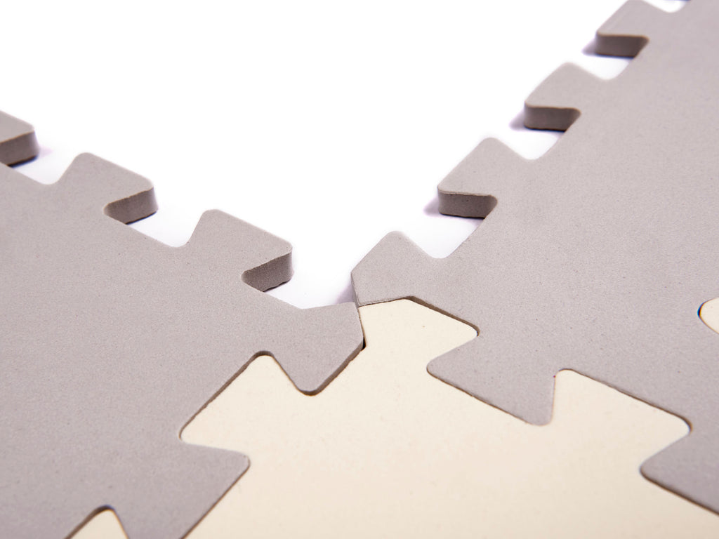 Vzdelávacia podložka z penovej hmoty, sivo-ecru, 36 dielikov, 150x150cm